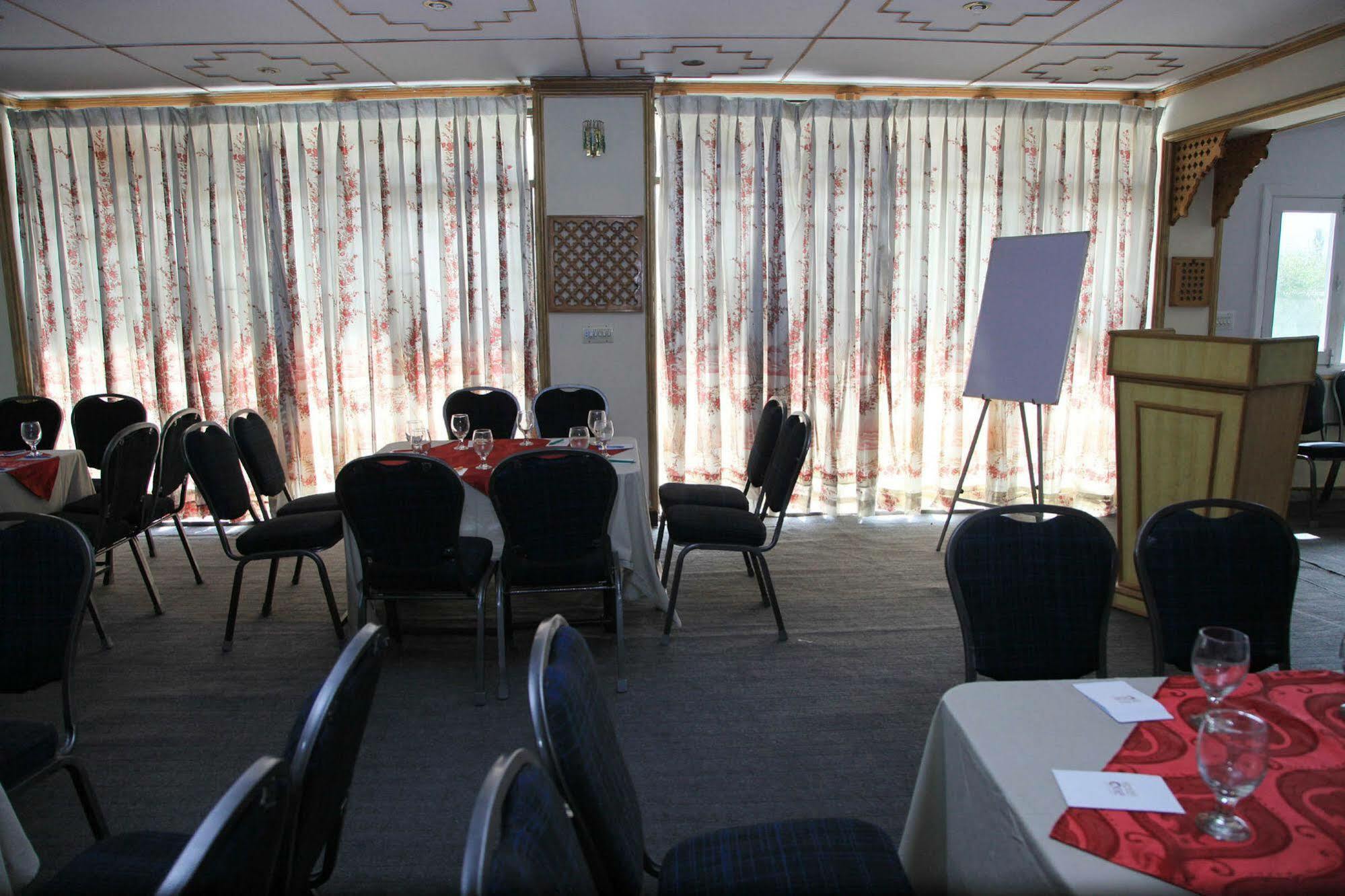 Hotel One Skardu Luaran gambar